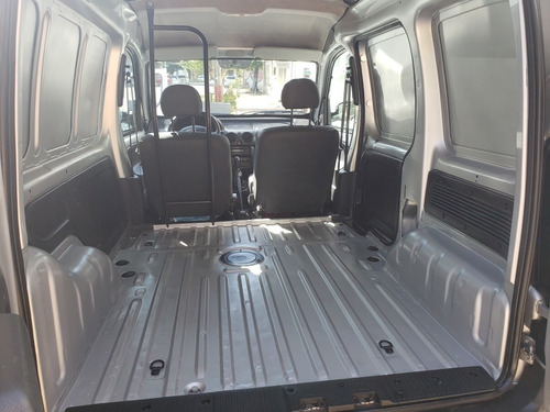Imagen 12 de 22 de Renault Kangoo 2015 1.6 Furgon Ph3 Confort 1plc
