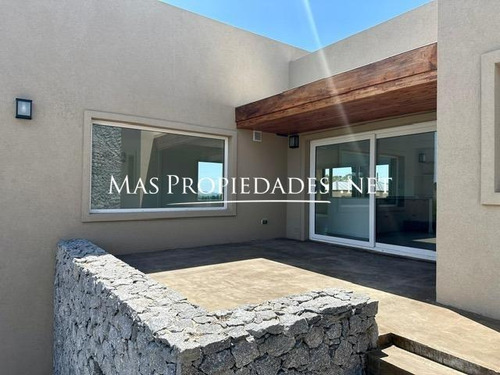 Casa En Venta En Tandil Barrio Altos Aires Golf