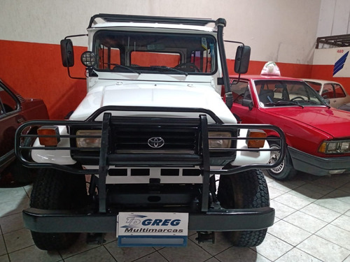 Imagem 5 de 9 de Toyota Bandeirante Bj50 6 Lugares