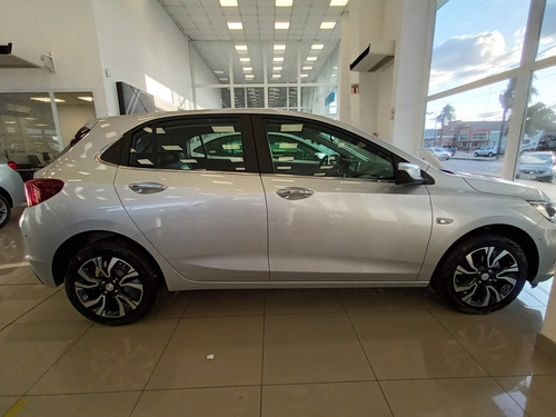 Imagen 15 de 21 de Chevrolet Onix Premier At Mr