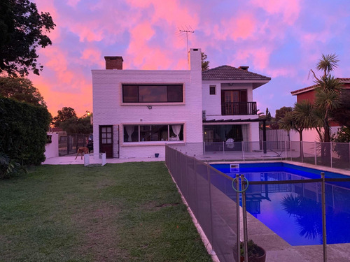 Alquiler Casa Con Piscina A Metros Del Mar Solymar