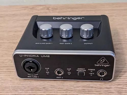 Interfaz De Audio Behringer U-phoria Um2 (Usado)