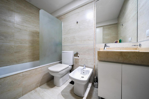 Departamento En Venta - 2 Dormitorios 2 Baños - Cochera - 95mts2 - Flores