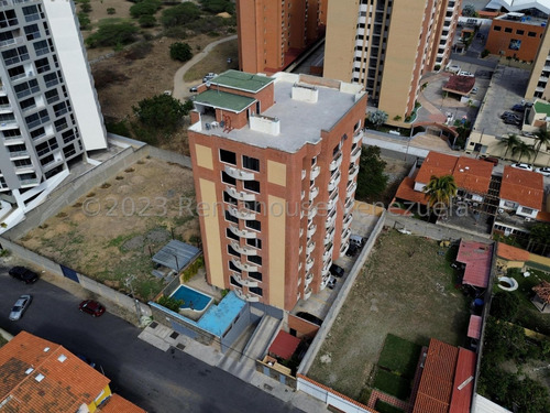 Maribel Morillo & Naudy Escalona Vende Hermoso Apartamento   Zona Este  De Barquisimeto  Lara, Venezuela,   3 Dormitorios  2 Baños  104 M² 