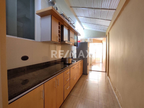 Imagen 25 de 27 de Bella Y Cómoda Casa , Urb. Trigal. Cód.: 132012, 04144841043