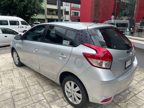 Imagen 3 de 15 de Toyota Yaris 2017 5p Hatchback S L4/1.5 Aut