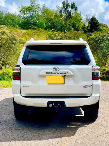 Imagen 5 de 8 de Toyota 4 Runner