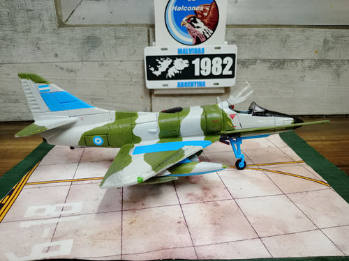 Maqueta De Avión Argentino A-4c Skyhawk Escala 1/48 Malvinas