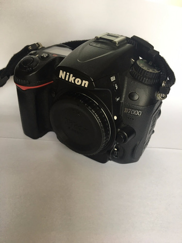 Nikon D7000 + Lentes 18-105mm E 18-200mm