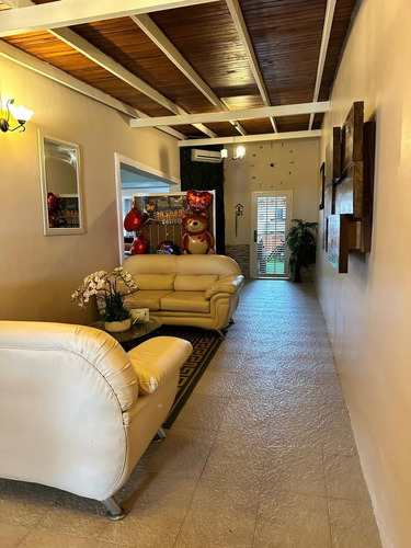 Saidy & Yosmar Vende Town House Urb. Villas De Alcala. Inth-167