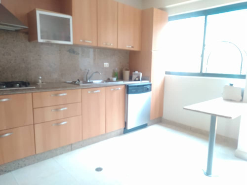 Ana María Arteaga Vende Town House En Mañongo Res Las Trinitarias
