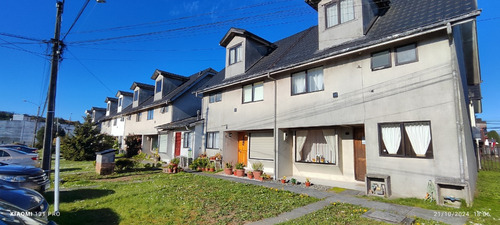 Se Vende Casa Amplia En Condominio Los Jardines De La Villa
