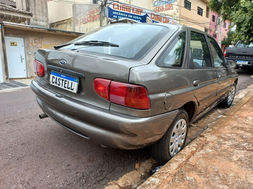 Imagem 3 de 13 de Ford Escort 1.6 Mpi Gl 8v