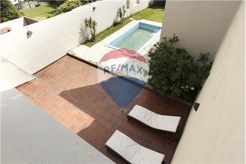 Venta Casa Devoto 4 Amb. Jardín, Pileta, Cochera!