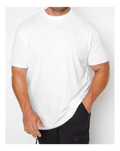 Hombre con remera blanca hotsell