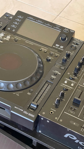 2 Cdjs 2000 , Djm700 Y Case De Transporte Gratis (Usado)