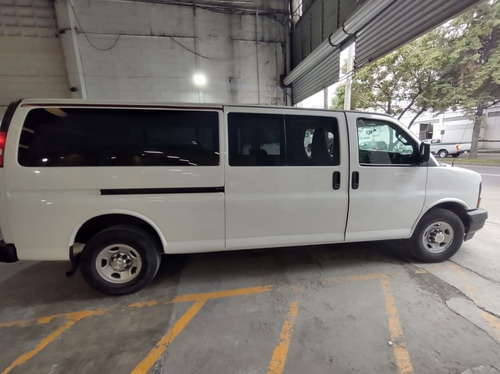 Imagen 4 de 14 de Chevrolet Express 2017 6.0 Ls C 15 Pas At