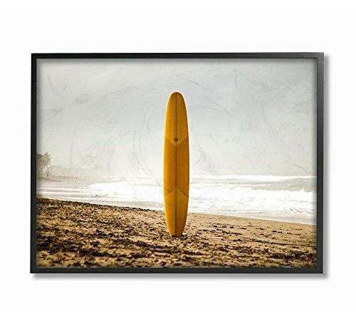 Stupell Industries - Tabla De Surf Amarilla En Arena Cerca D