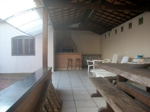 Imagem 11 de 14 de Casa Com Piscina De Frente Para O Mar.