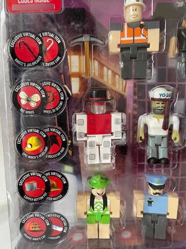 Figuras De Acción Roblox Colección De The Vault 20 Códigos