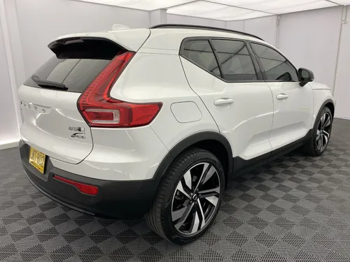 Volvo XC40 2.0 B5 Poll Star Hibrida