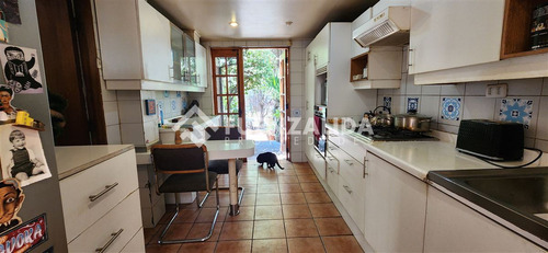 Casa En Venta De 5 Dorm. En Las Condes