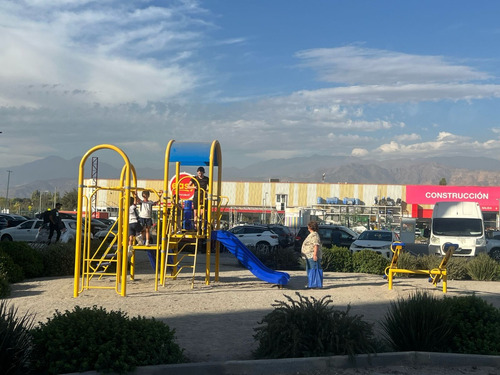 Autopista Los Libertadores / Av. Chicureo