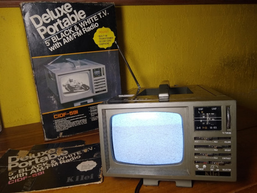 Tv Portátil 5 Polegadas Com Radio Am E Fm Usada Com Defeito