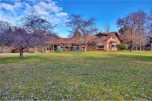 Se Vende Amplia Casa Av. Las Rastras.