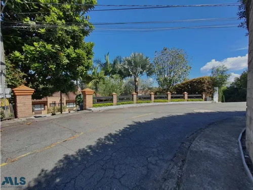 Casa Con Excelente Ubicación(mls#246703)