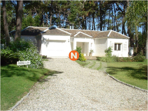 Casa En Venta Y Alquiler, Rincón Del Indio, Punta Del Este, 3 Dormitorios.- Ref: 206777