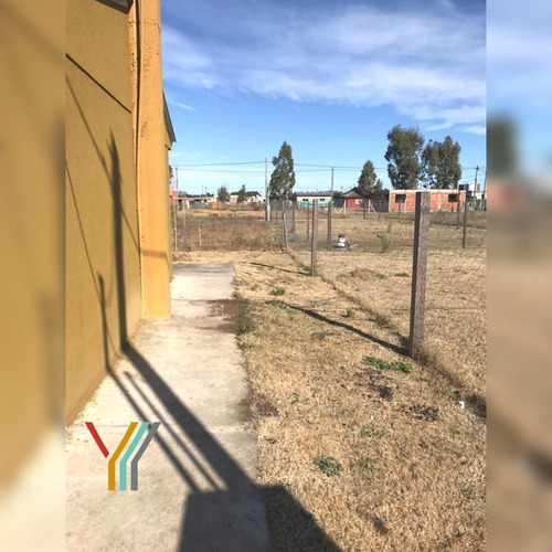 Imagen 3 de 14 de Casa En Venta De 2 Dormitorios En Arana