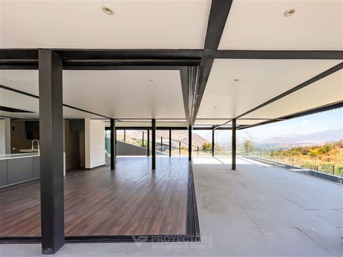 Casa En Venta De 4 Dorm. En Colina