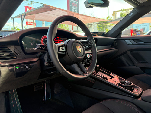Porsche 911 Carrera Gts 2025