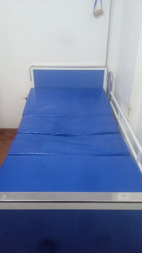 Cama Clínica (incluye Colchón)