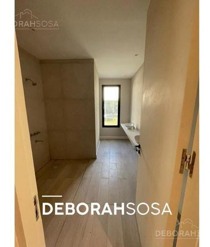 Imagen 10 de 27 de Casa Con Espejo De Agua - El Canton - Puerto