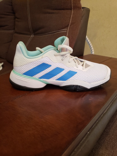 Tenis adidas 