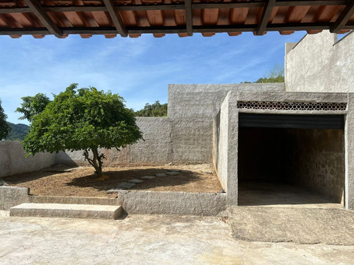 Linda Casa Nova À Venda Rio Bonito/rj Centro