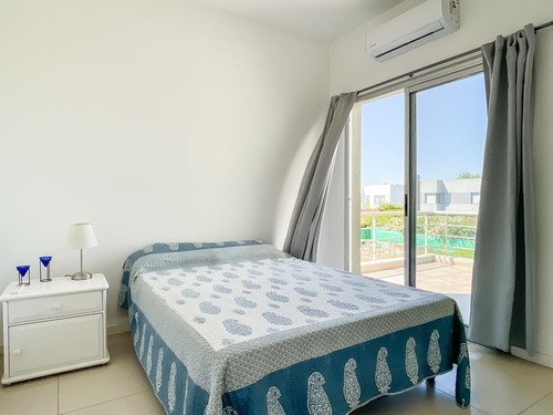 Imagen 23 de 30 de Casa De 4 Dormitorios En Venta En La Comarca De Excelente Calidad