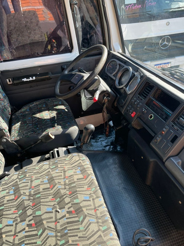 Imagem 8 de 9 de Ford Cargo 2422 6x2 No Chassi 2007
