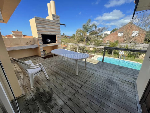 Venta Y Alquiler Casa 4 Dormitorios Con Vista Al Mar En Altos De Punta Piedra