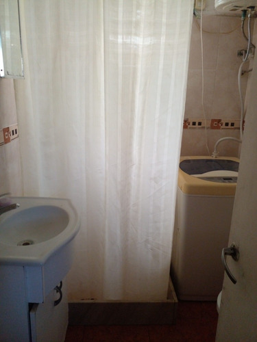 Imagen 10 de 12 de Casa De 2 Dormitorios Arbolada Y Perimetrada Al Sur De Parque Del Plata Bajada 1 (7 Cuadras De La Playa) Con Wifi Y Cable. Pet Frendly