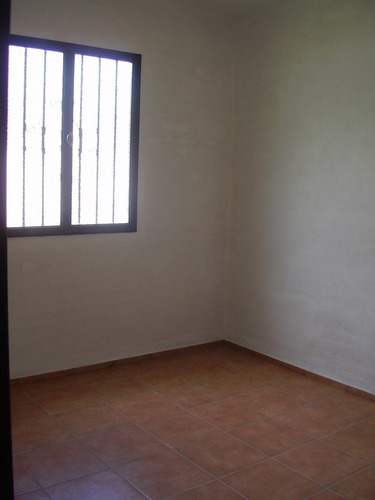 Imagen 5 de 13 de Alquilo Casa Dos Dormitorios Villa Allende Parque Cordoba