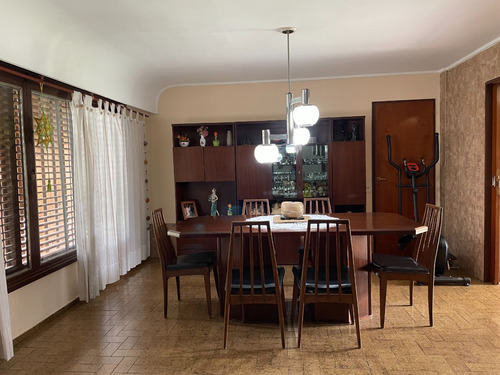Venta Casa 4 Ambientes Doble Lote Castelar Centro