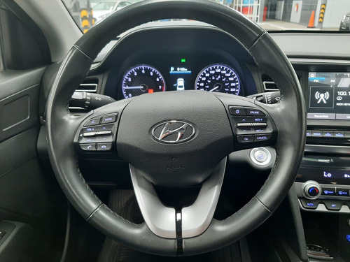 Imagen 13 de 15 de Hyundai Elantra 2020 2.0 Limited Tech Navi At