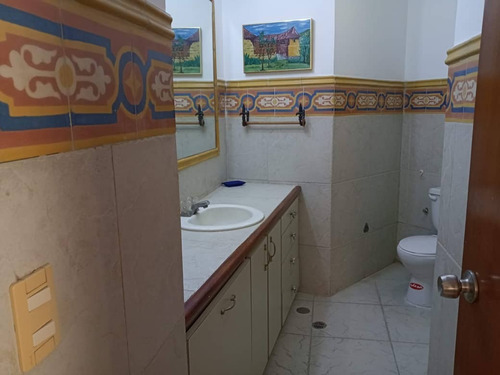 Imagen 8 de 13 de Alquilo Apartamento En Los Palos Grandes, Caracas