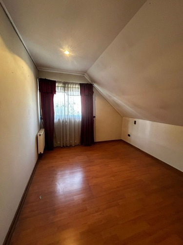 Vende Casa En Ñuñoa Sector Eliecer Parada/ El Bosque
