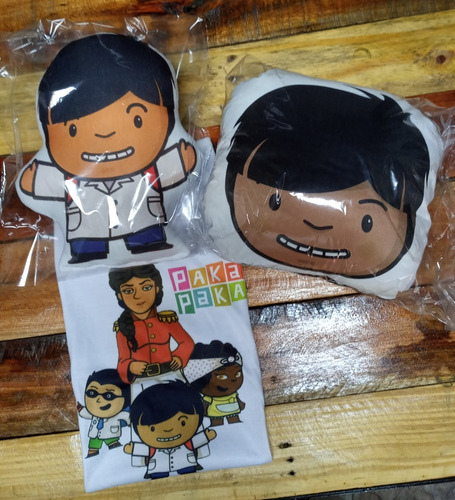 Imagen 7 de 9 de Combo Zamba Paka Paka Remera + Muñeco + Almohadón 5 Personaj