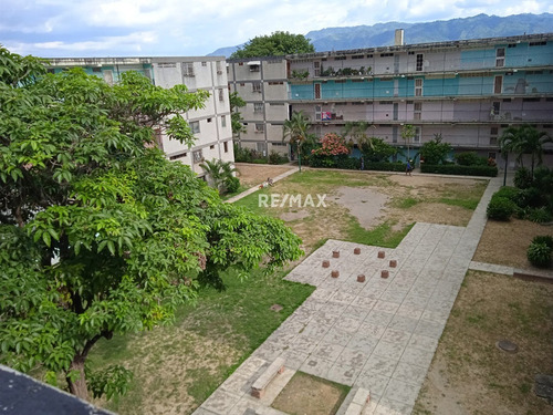 Imagen 12 de 17 de Amplio Apartamento Urb. El Ingenio Guatire