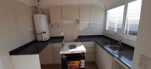 Imagen 3 de 11 de Duplex En Barrio Pórtico Del Sol